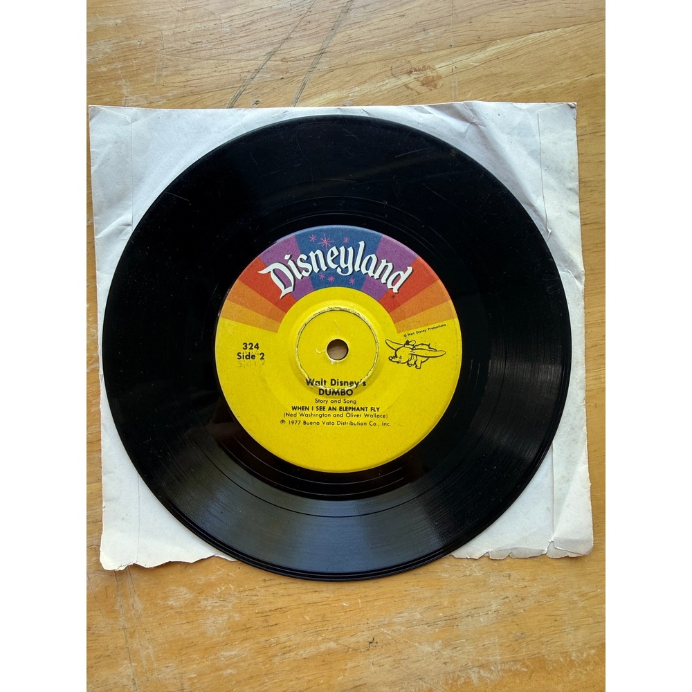 Vintage 1977 Walt Disney Dumbo Casey Jr 45 RPM Vinyl Record Disneyland‎ 324 - Picture 2 of 2